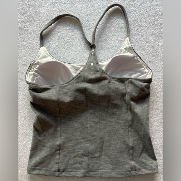 The Upside Leggings & Tank Set - Picture 7 of 9